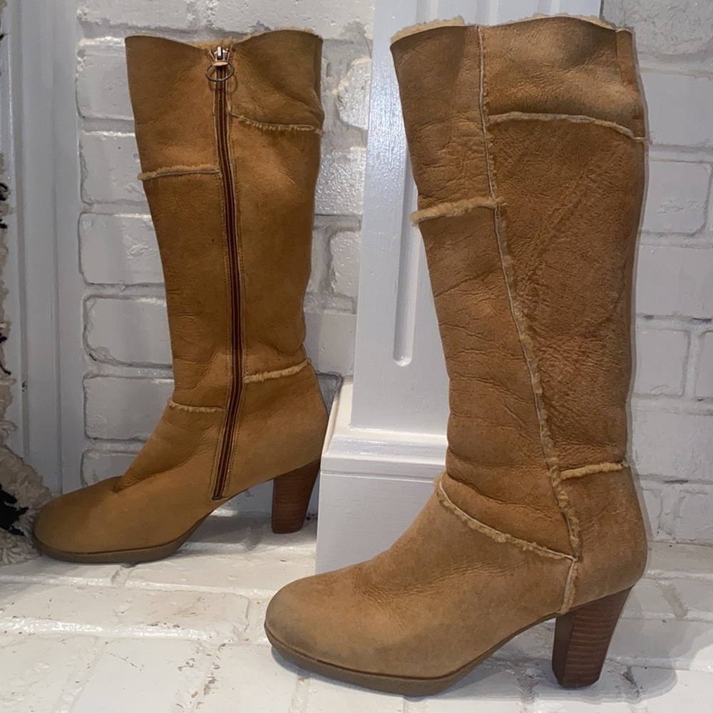 Frye Suede zip up heeled boot size 8